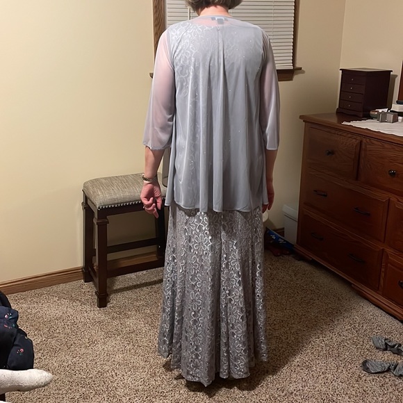 R&M Richards Formal Gown Sz 10 - Picture 3 of 6